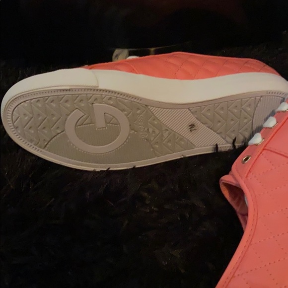 GBG Los Angeles Women's Backer Lace-Up Sneakers - Picture 5 of 7